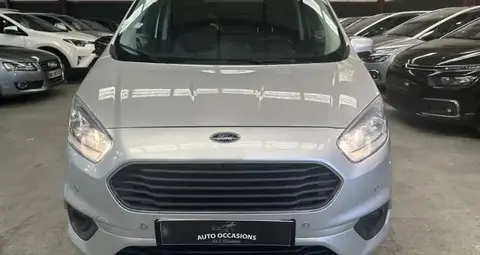 Used FORD TOURNEO Petrol 2019 Ad 