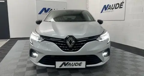 Used RENAULT CLIO Hybrid 2022 Ad 