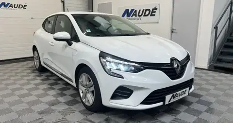 Used RENAULT CLIO Hybrid 2022 Ad 