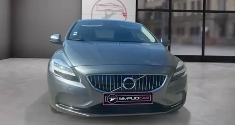 Annonce VOLVO V40 Essence 2018 d'occasion 