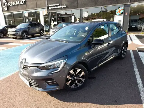 Used RENAULT CLIO Hybrid 2022 Ad 