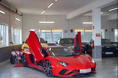 Used LAMBORGHINI AVENTADOR Petrol 2017 Ad 