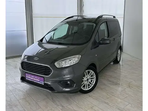 Used FORD TOURNEO Petrol 2019 Ad 