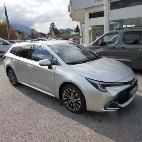 Used TOYOTA COROLLA Hybrid 2024 Ad 