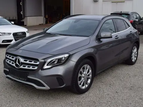 Used MERCEDES-BENZ CLASSE GLA Petrol 2017 Ad 