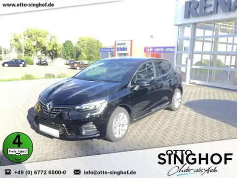 Used RENAULT CLIO Hybrid 2022 Ad 