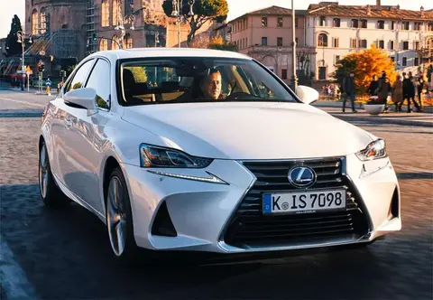 Used LEXUS IS Hybrid 2019 Ad 