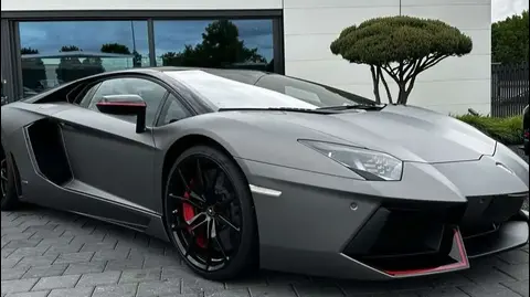 Used LAMBORGHINI AVENTADOR Petrol 2018 Ad 