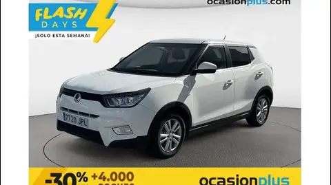 Annonce SSANGYONG TIVOLI Essence 2016 d'occasion 