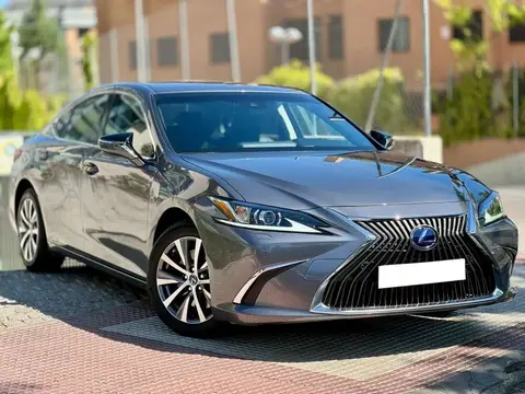 Used LEXUS ES Hybrid 2019 Ad 