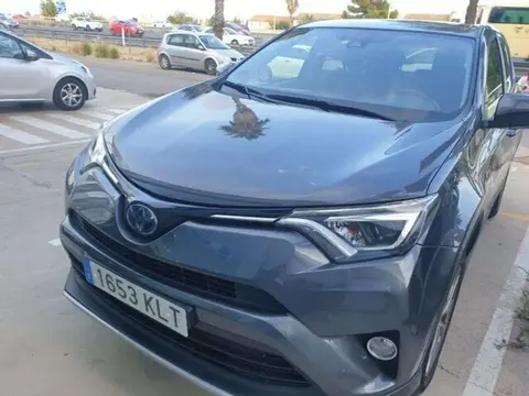 Used TOYOTA RAV4 Hybrid 2018 Ad 