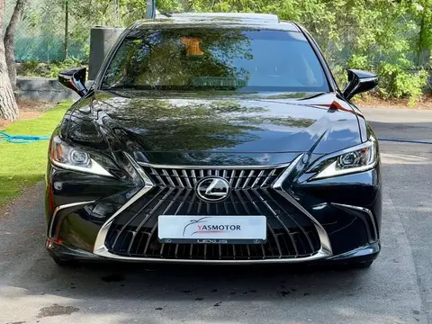 Used LEXUS ES Hybrid 2022 Ad 