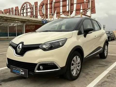 Used RENAULT CAPTUR Diesel 2015 Ad 