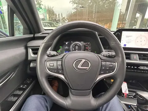 Used LEXUS UX Hybrid 2023 Ad 