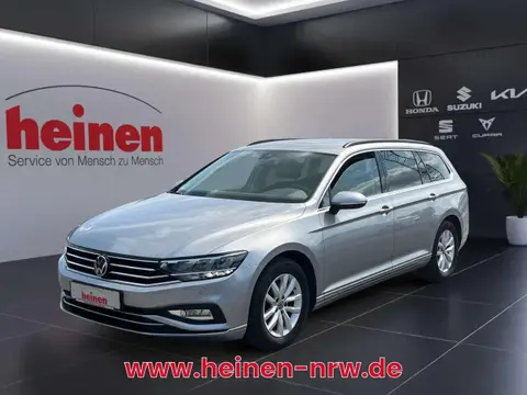 Annonce VOLKSWAGEN PASSAT Essence 2023 d'occasion 