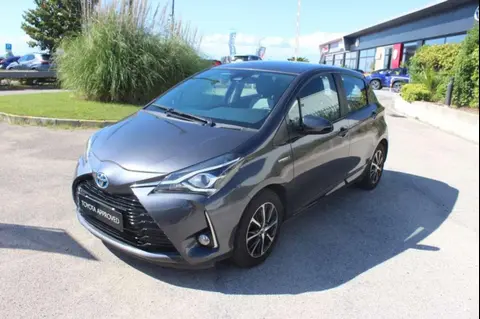 Used TOYOTA YARIS Hybrid 2019 Ad 