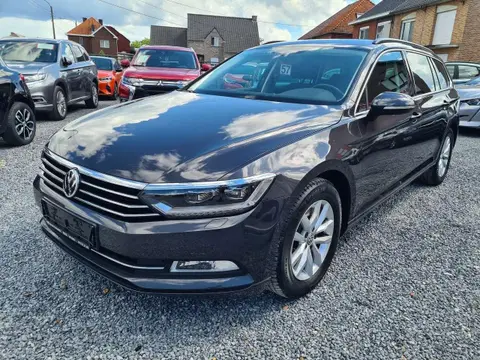 Used VOLKSWAGEN PASSAT Petrol 2019 Ad Belgium