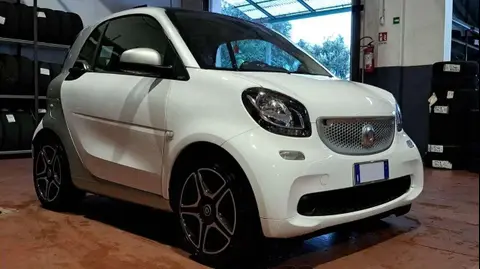 Annonce SMART FORTWO Essence 2017 d'occasion 