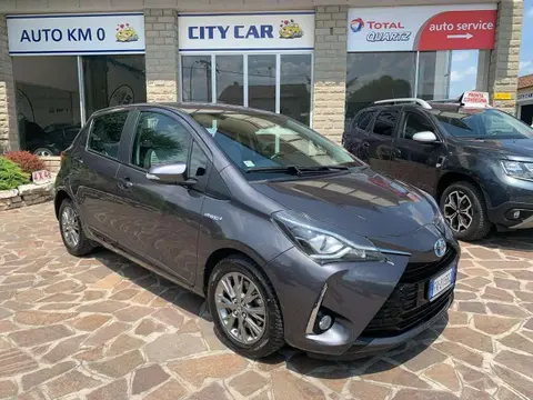 Used TOYOTA YARIS Hybrid 2017 Ad 