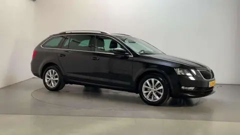 Used SKODA OCTAVIA Petrol 2019 Ad 