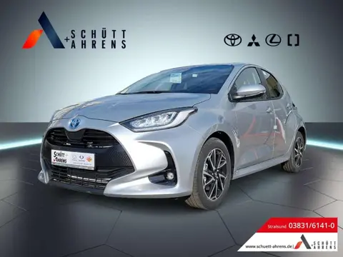 Used TOYOTA YARIS Hybrid 2023 Ad Germany