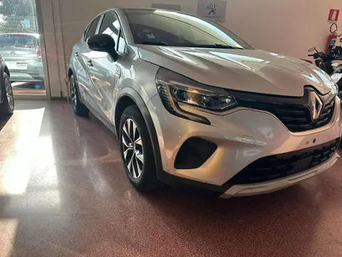 Annonce RENAULT CAPTUR Essence 2022 d'occasion 