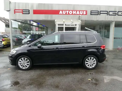 Used VOLKSWAGEN TOURAN Petrol 2017 Ad 