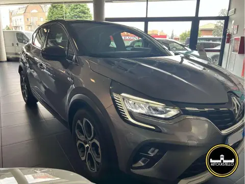 Used RENAULT CAPTUR Hybrid 2021 Ad 