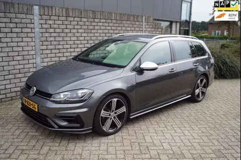 Used VOLKSWAGEN GOLF Petrol 2017 Ad 