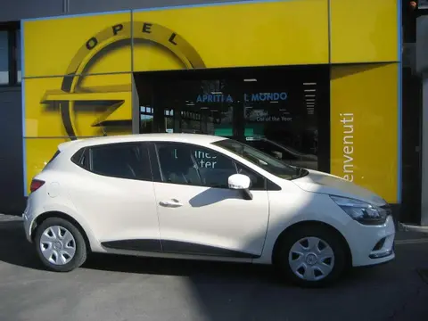 Used RENAULT CLIO Petrol 2017 Ad 