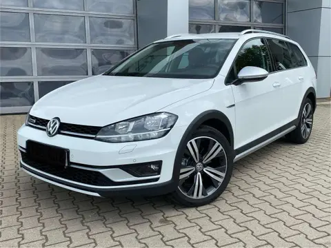 Used VOLKSWAGEN GOLF Petrol 2018 Ad 