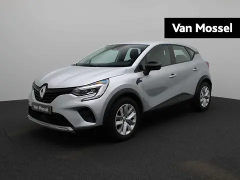 Used RENAULT CAPTUR Hybrid 2022 Ad 