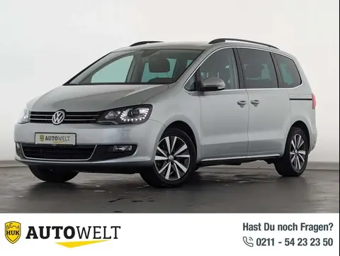 Used VOLKSWAGEN SHARAN Petrol 2022 Ad Germany