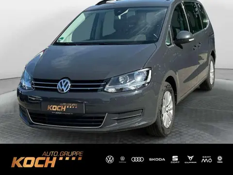 Used VOLKSWAGEN SHARAN Petrol 2021 Ad Germany