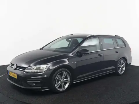 Used VOLKSWAGEN GOLF Petrol 2018 Ad 