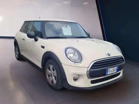 Used MINI ONE Petrol 2015 Ad 