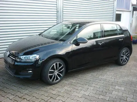 Used VOLKSWAGEN GOLF Petrol 2016 Ad 