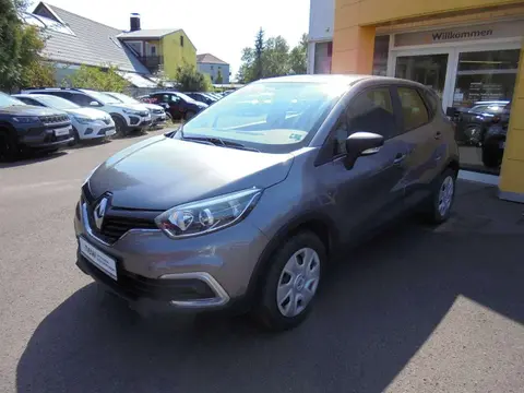 Used RENAULT CAPTUR Petrol 2018 Ad 