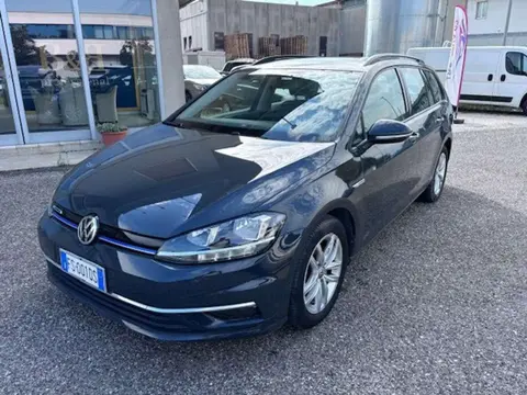 Used VOLKSWAGEN GOLF  2018 Ad 