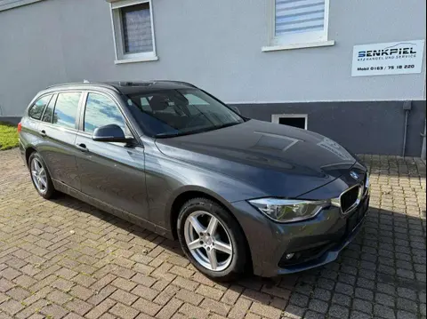 Used BMW SERIE 3 Petrol 2018 Ad 