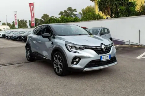 Used RENAULT CAPTUR Hybrid 2021 Ad 