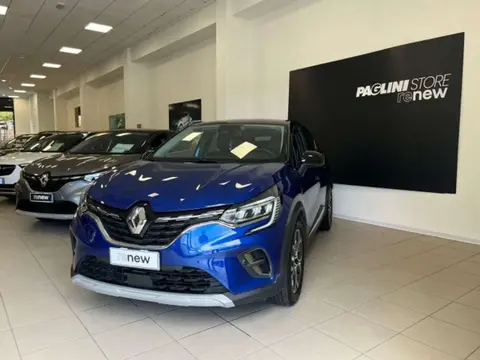 Used RENAULT CAPTUR Hybrid 2023 Ad 