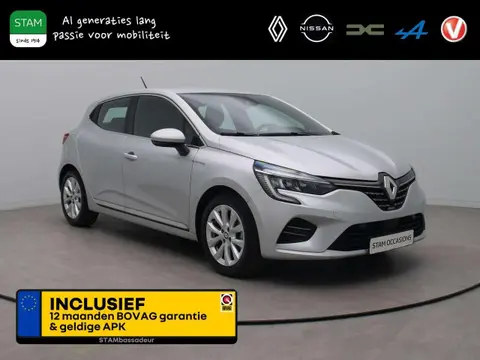 Used RENAULT CLIO Hybrid 2021 Ad 