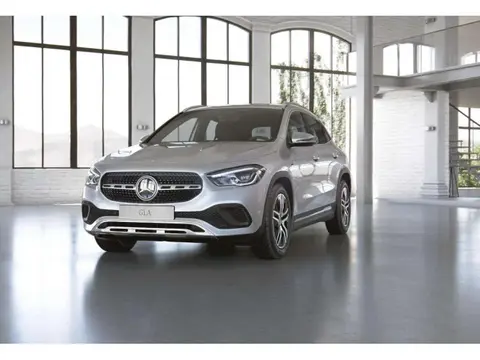 Used MERCEDES-BENZ CLASSE GLA Hybrid 2020 Ad 