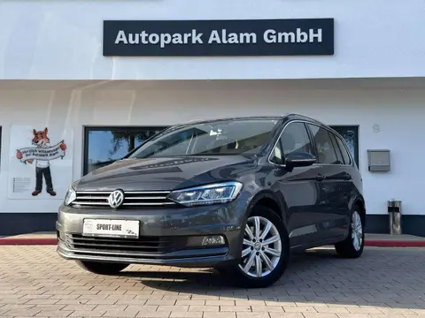 Used VOLKSWAGEN TOURAN Petrol 2017 Ad 