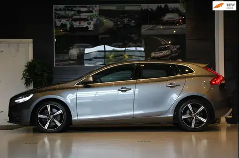 Annonce VOLVO V40 Essence 2018 d'occasion 