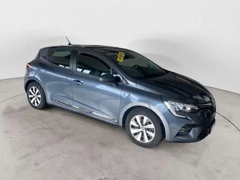 Used RENAULT CLIO Hybrid 2021 Ad 