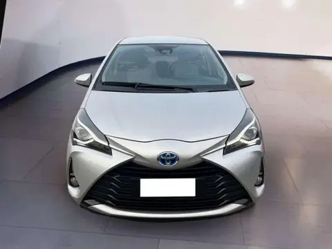 Used TOYOTA YARIS Hybrid 2018 Ad 