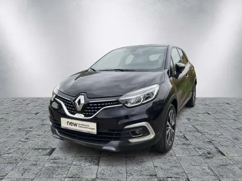 Used RENAULT CAPTUR Petrol 2017 Ad Germany