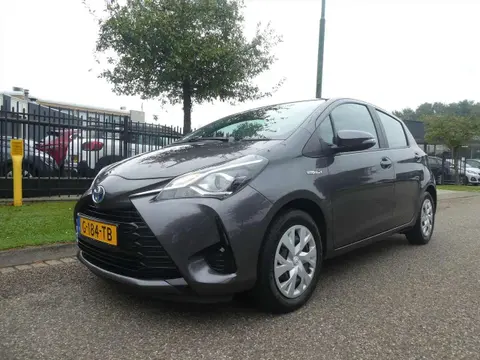 Used TOYOTA YARIS Hybrid 2019 Ad 